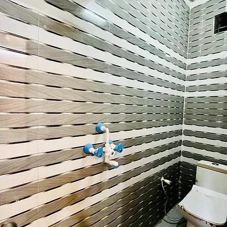 Amrit Residency- 5 Mins From Prem Mandir And Iskon Temple Vrindavan Exterior photo