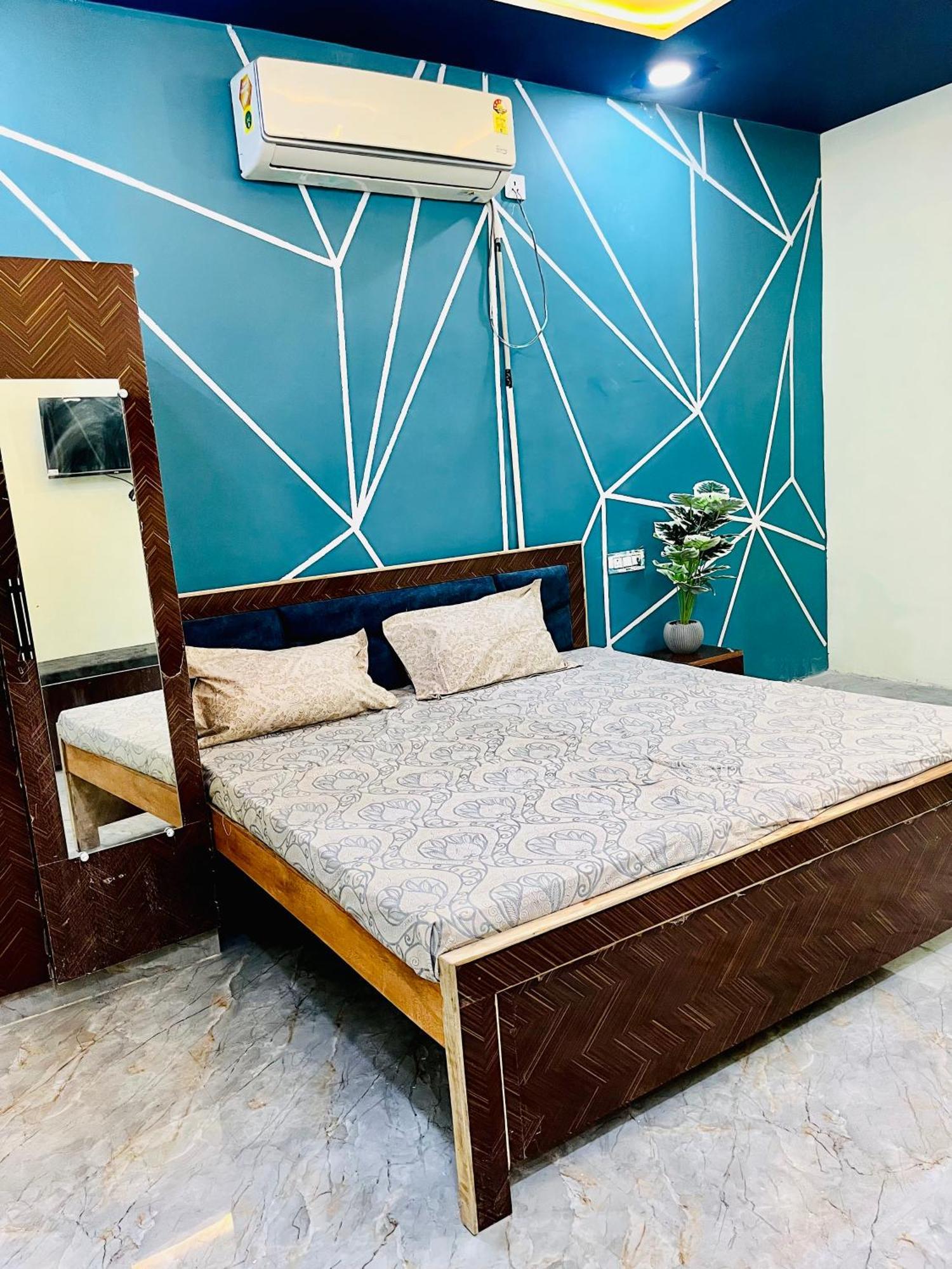 Homestay Amrit Residency- 5 Mins From Prem Mandir And Iskon Temple Vrindavan