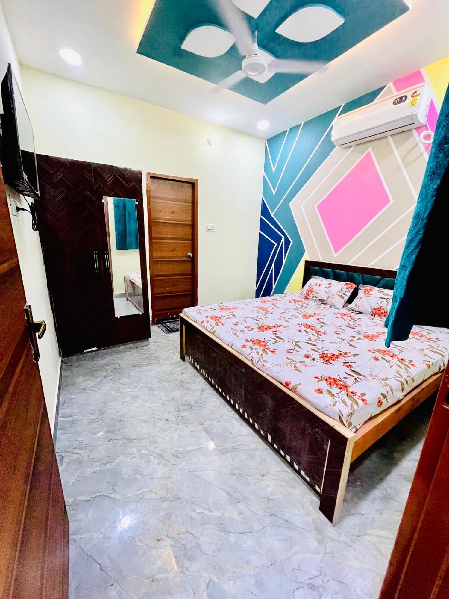 Homestay Amrit Residency- 5 Mins From Prem Mandir And Iskon Temple