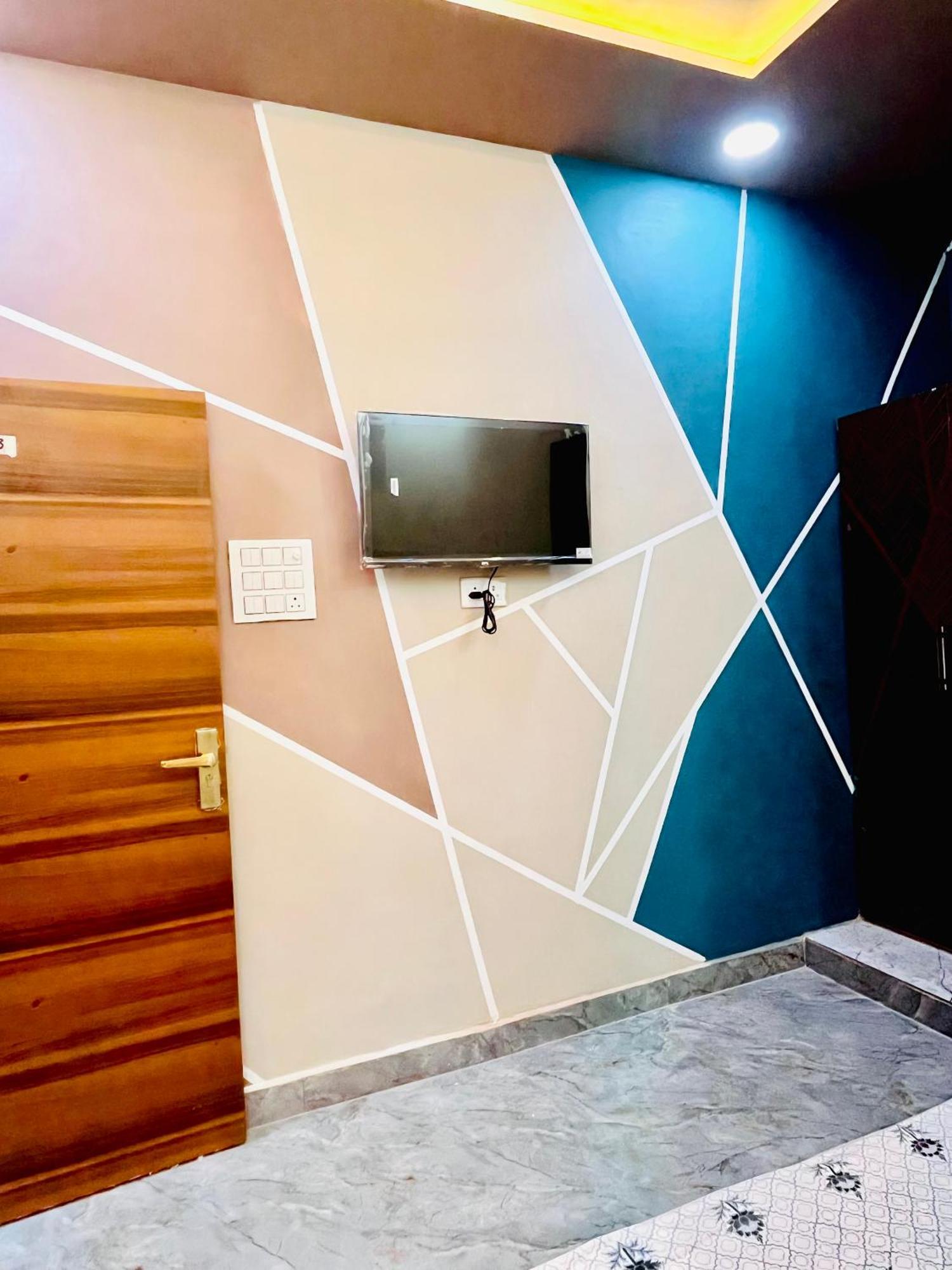 Homestay Amrit Residency- 5 Mins From Prem Mandir And Iskon Temple Vrindavan