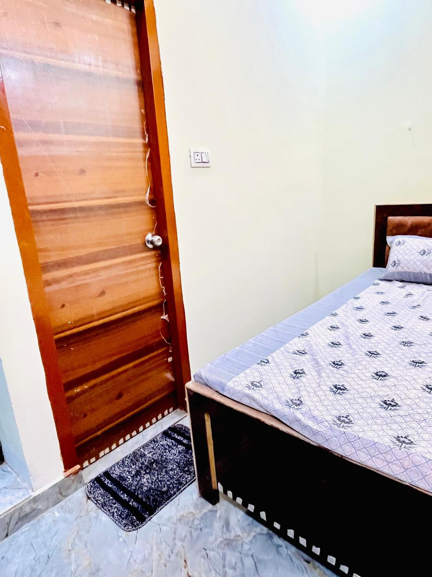 Homestay Amrit Residency- 5 Mins From Prem Mandir And Iskon Temple