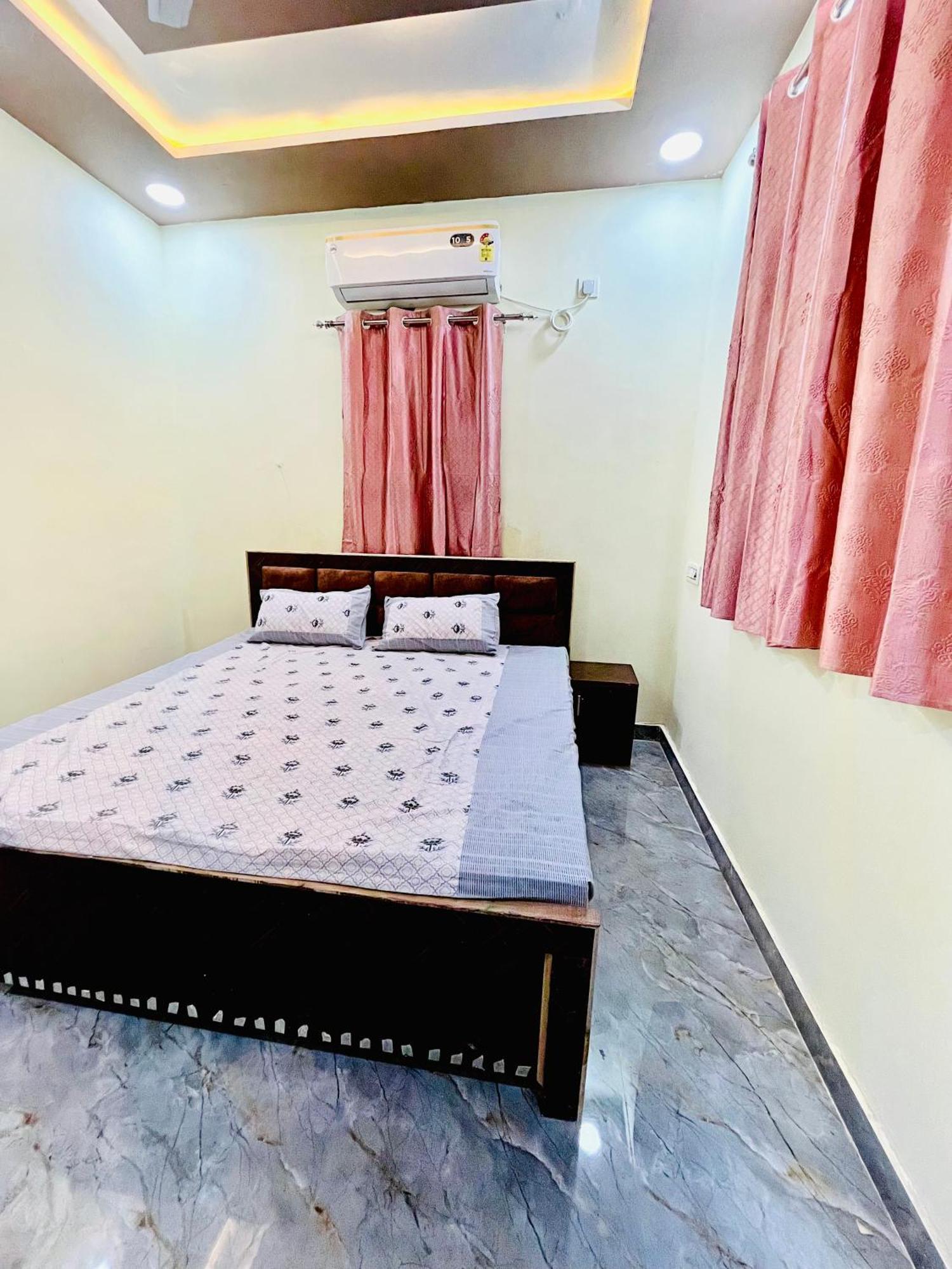 Homestay Amrit Residency- 5 Mins From Prem Mandir And Iskon Temple Vrindavan